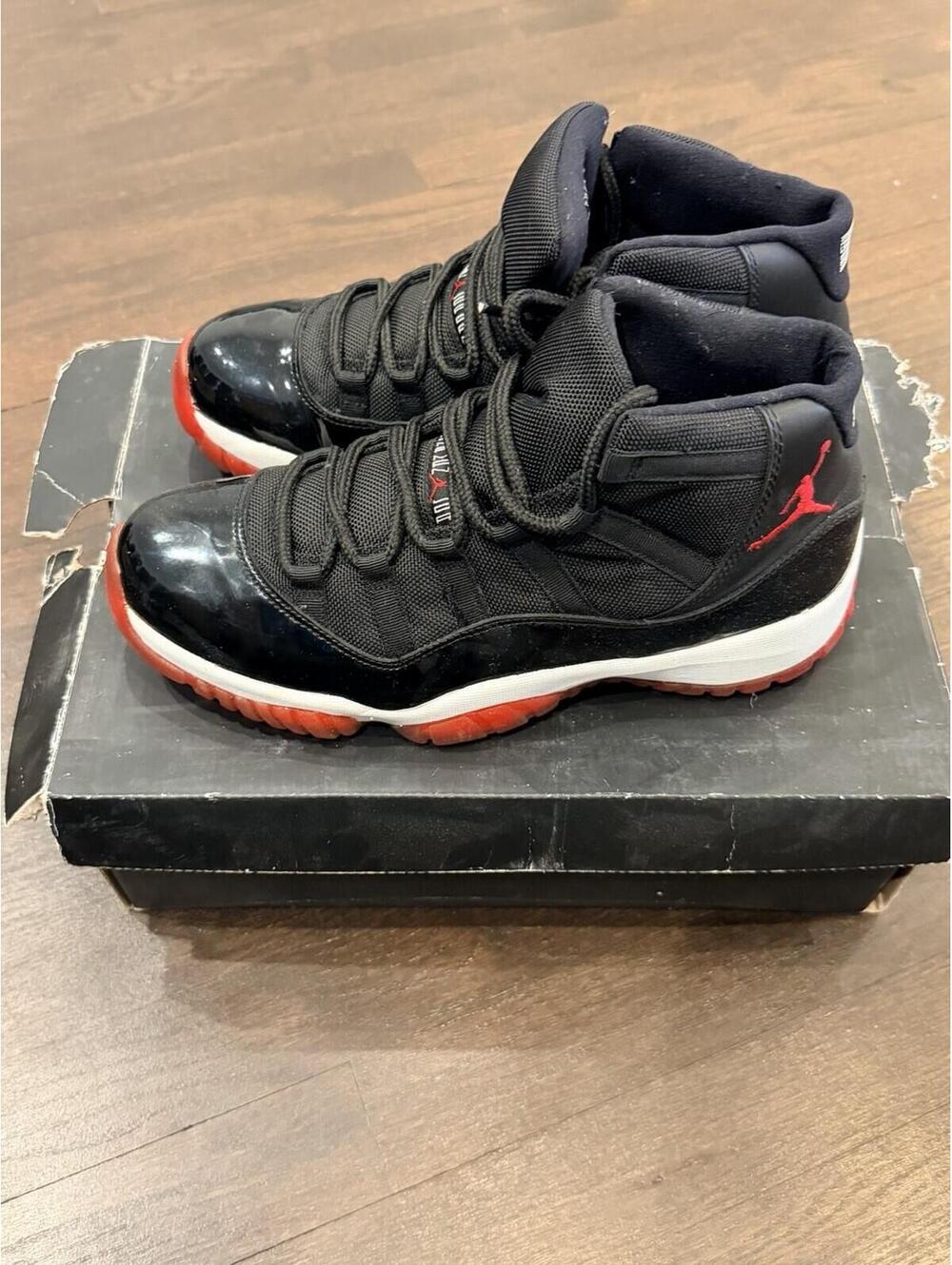 Size 9.5 - Jordan 11 Retro - Bred / Playoffs (2012) - 100% AUTHENTIC (DAM BOX)
